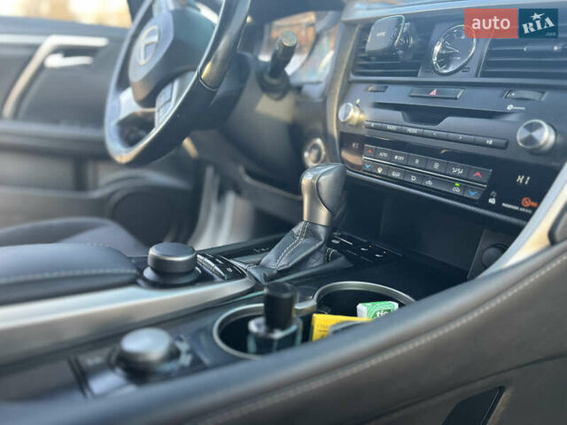 Білий Лексус РХ, об'ємом двигуна 2 л та пробігом 58 тис. км за 33800 $, фото 23 на Automoto.ua