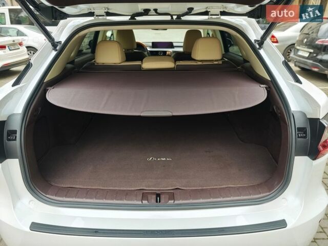 Білий Лексус РХ, об'ємом двигуна 3.46 л та пробігом 71 тис. км за 32000 $, фото 68 на Automoto.ua