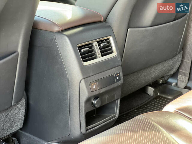 Білий Лексус РХ, об'ємом двигуна 2 л та пробігом 124 тис. км за 33900 $, фото 32 на Automoto.ua