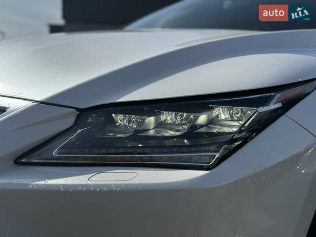 Білий Лексус РХ, об'ємом двигуна 2 л та пробігом 116 тис. км за 29300 $, фото 15 на Automoto.ua