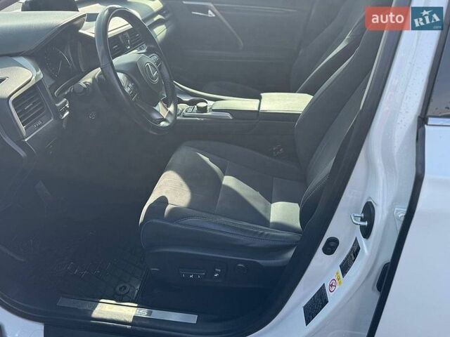 Білий Лексус РХ, об'ємом двигуна 2 л та пробігом 130 тис. км за 27500 $, фото 18 на Automoto.ua