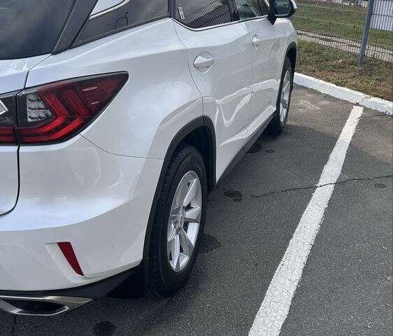 Білий Лексус РХ, об'ємом двигуна 2 л та пробігом 100 тис. км за 32999 $, фото 2 на Automoto.ua