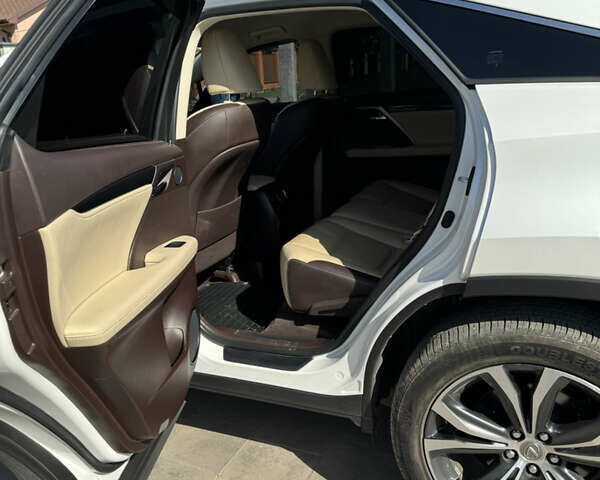 Белый Лексус РХ, объемом двигателя 2 л и пробегом 142 тыс. км за 31000 $, фото 17 на Automoto.ua