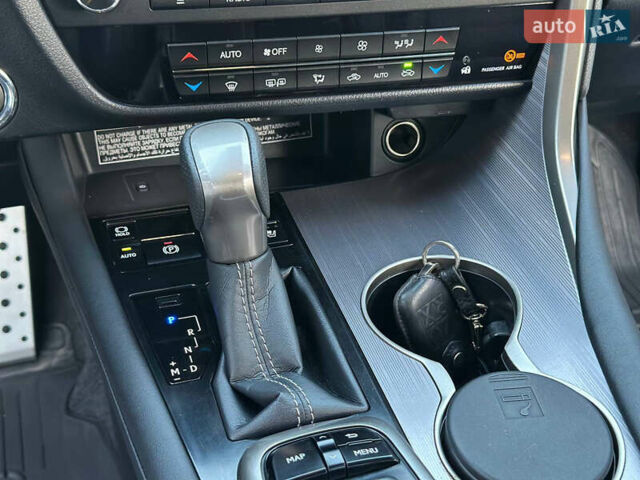 Белый Лексус РХ, объемом двигателя 2 л и пробегом 139 тыс. км за 42000 $, фото 44 на Automoto.ua