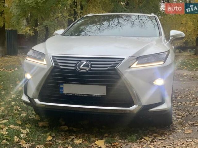 Белый Лексус РХ, объемом двигателя 2 л и пробегом 94 тыс. км за 37000 $, фото 2 на Automoto.ua