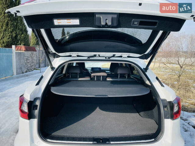 Белый Лексус РХ, объемом двигателя 2 л и пробегом 145 тыс. км за 28000 $, фото 16 на Automoto.ua