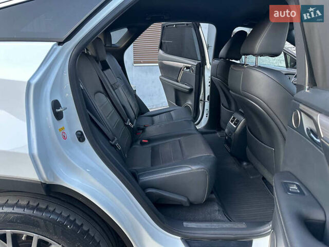 Белый Лексус РХ, объемом двигателя 2 л и пробегом 139 тыс. км за 42000 $, фото 22 на Automoto.ua