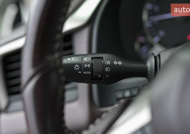 Белый Лексус РХ, объемом двигателя 2 л и пробегом 122 тыс. км за 31403 $, фото 20 на Automoto.ua