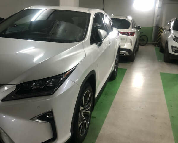 Белый Лексус РХ, объемом двигателя 2 л и пробегом 143 тыс. км за 32500 $, фото 1 на Automoto.ua