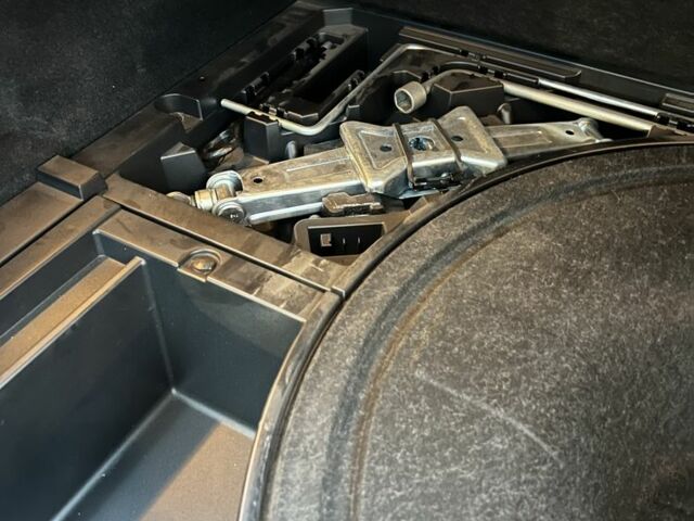 Белый Лексус РХ, объемом двигателя 2 л и пробегом 68 тыс. км за 32900 $, фото 16 на Automoto.ua