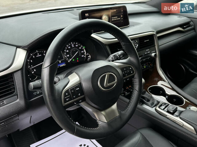 Белый Лексус РХ, объемом двигателя 3.5 л и пробегом 143 тыс. км за 33500 $, фото 109 на Automoto.ua
