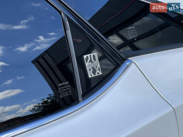 Білий Лексус РХ, об'ємом двигуна 2 л та пробігом 124 тис. км за 33900 $, фото 9 на Automoto.ua