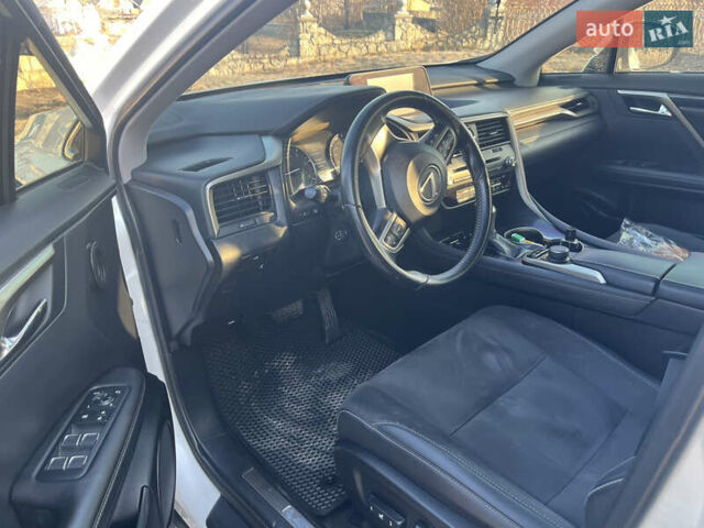 Білий Лексус РХ, об'ємом двигуна 2 л та пробігом 58 тис. км за 33800 $, фото 18 на Automoto.ua