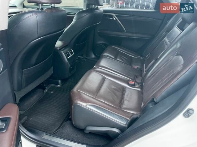 Белый Лексус РХ, объемом двигателя 2 л и пробегом 146 тыс. км за 27000 $, фото 12 на Automoto.ua