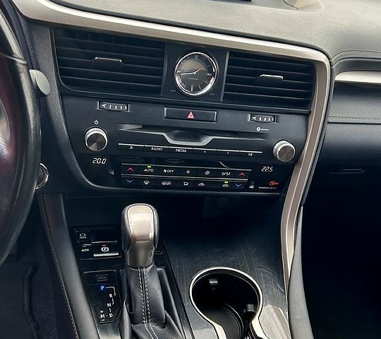 Белый Лексус РХ, объемом двигателя 2 л и пробегом 100 тыс. км за 31900 $, фото 10 на Automoto.ua