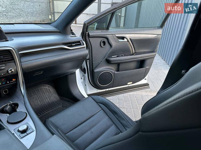 Белый Лексус РХ, объемом двигателя 2 л и пробегом 139 тыс. км за 42000 $, фото 42 на Automoto.ua