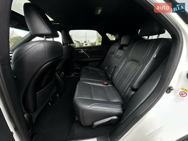 Белый Лексус РХ, объемом двигателя 3.5 л и пробегом 143 тыс. км за 33500 $, фото 123 на Automoto.ua