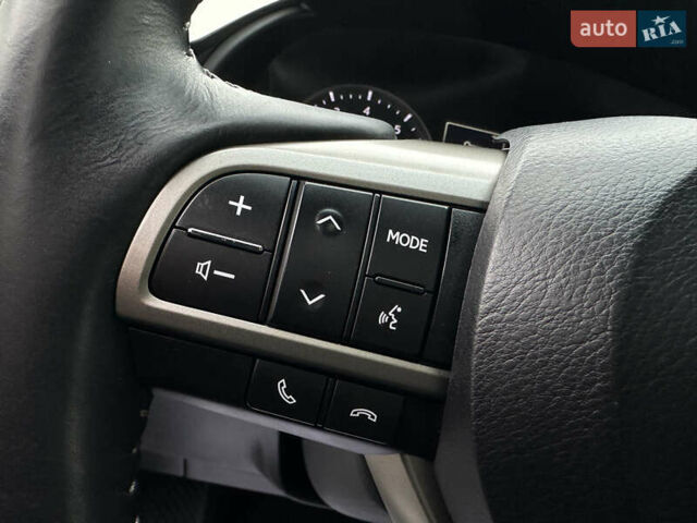 Белый Лексус РХ, объемом двигателя 3.5 л и пробегом 143 тыс. км за 33500 $, фото 111 на Automoto.ua