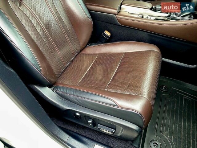 Білий Лексус РХ, об'ємом двигуна 2 л та пробігом 150 тис. км за 25700 $, фото 23 на Automoto.ua