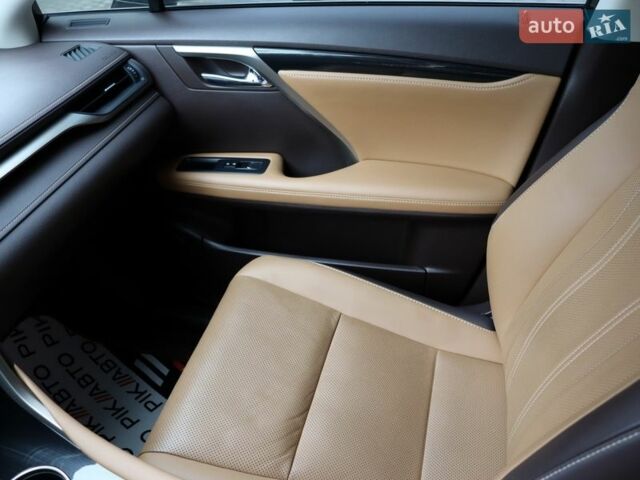 Білий Лексус РХ, об'ємом двигуна 2 л та пробігом 32 тис. км за 39900 $, фото 31 на Automoto.ua