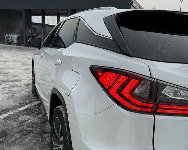 Белый Лексус РХ, объемом двигателя 3.46 л и пробегом 101 тыс. км за 30500 $, фото 5 на Automoto.ua