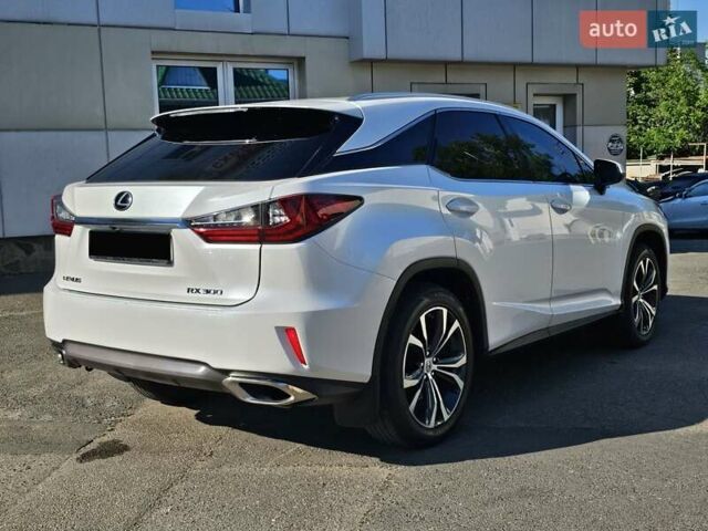 Белый Лексус РХ, объемом двигателя 2 л и пробегом 84 тыс. км за 33800 $, фото 7 на Automoto.ua