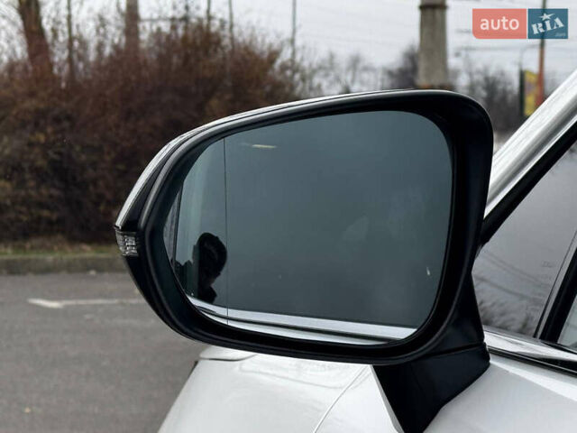 Білий Лексус РХ, об'ємом двигуна 2 л та пробігом 99 тис. км за 36500 $, фото 18 на Automoto.ua