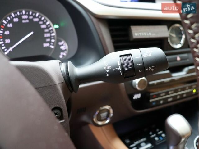 Білий Лексус РХ, об'ємом двигуна 2 л та пробігом 32 тис. км за 39900 $, фото 16 на Automoto.ua