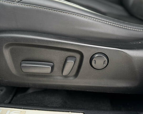 Белый Лексус РХ, объемом двигателя 3.46 л и пробегом 159 тыс. км за 36000 $, фото 14 на Automoto.ua