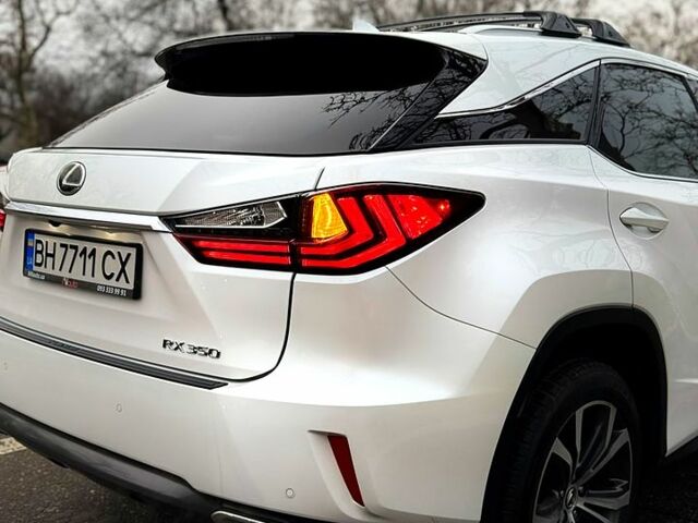 Белый Лексус РХ, объемом двигателя 3.5 л и пробегом 49 тыс. км за 37000 $, фото 4 на Automoto.ua