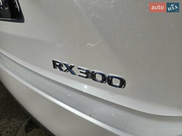 Белый Лексус РХ, объемом двигателя 2 л и пробегом 84 тыс. км за 33800 $, фото 10 на Automoto.ua