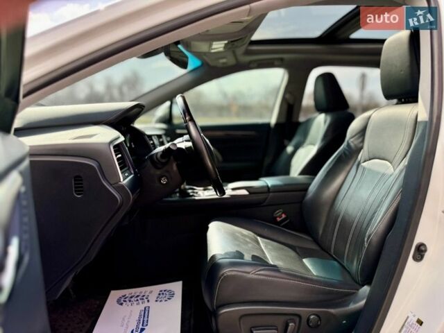 Белый Лексус РХ, объемом двигателя 3.46 л и пробегом 56 тыс. км за 32499 $, фото 16 на Automoto.ua