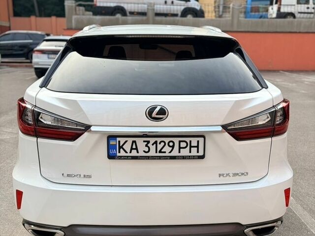 Білий Лексус РХ, об'ємом двигуна 2 л та пробігом 151 тис. км за 31500 $, фото 6 на Automoto.ua