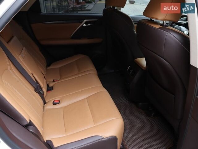 Білий Лексус РХ, об'ємом двигуна 2 л та пробігом 32 тис. км за 39900 $, фото 40 на Automoto.ua