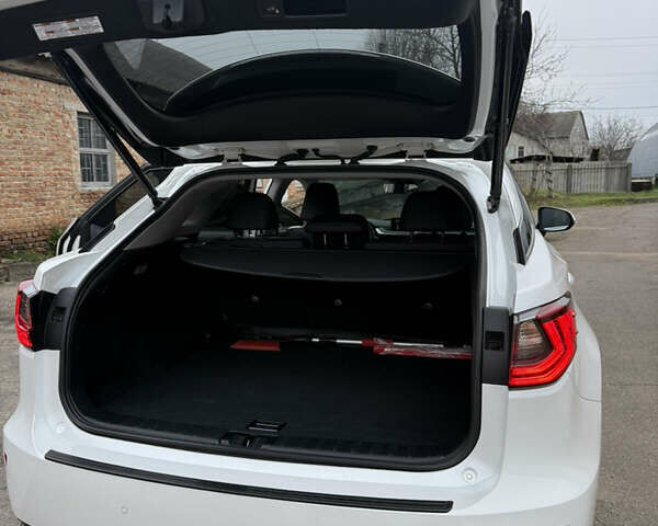 Белый Лексус РХ, объемом двигателя 3.5 л и пробегом 180 тыс. км за 32500 $, фото 7 на Automoto.ua