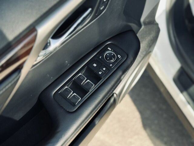 Білий Лексус РХ, об'ємом двигуна 3.5 л та пробігом 125 тис. км за 33999 $, фото 19 на Automoto.ua