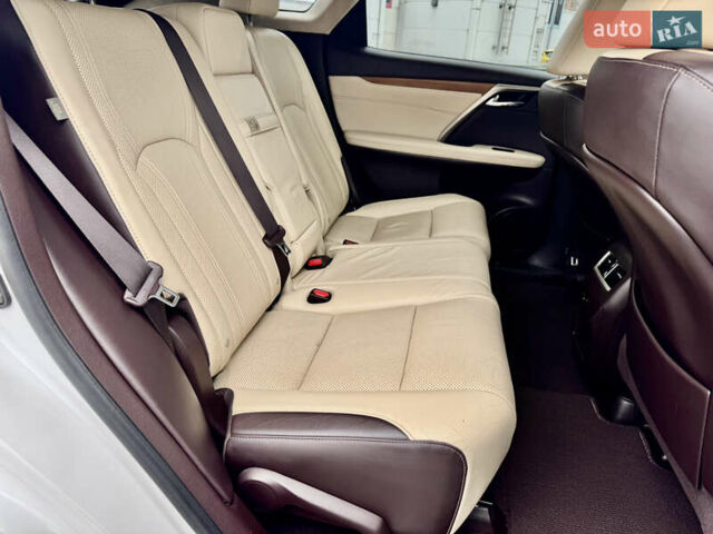 Лексус РХ 2018 в Киеве на Automoto.ua Белый Лексус РХ, объемом двигателя 3.46 л и пробегом 135 тыс. км за 29999 $, фото 45 на Automoto.ua