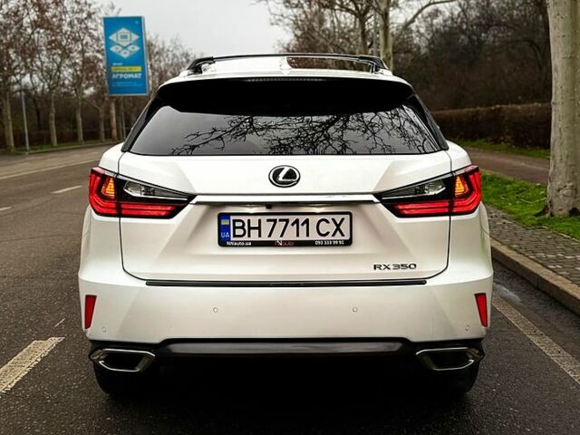 Белый Лексус РХ, объемом двигателя 3.5 л и пробегом 49 тыс. км за 37000 $, фото 5 на Automoto.ua