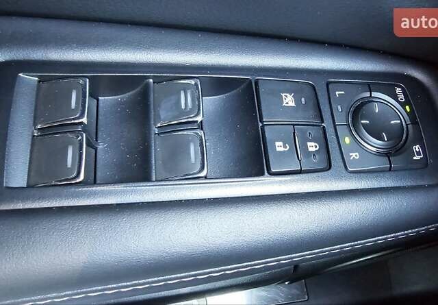 Белый Лексус РХ, объемом двигателя 2 л и пробегом 84 тыс. км за 33800 $, фото 31 на Automoto.ua