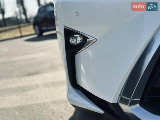 Білий Лексус РХ, об'ємом двигуна 3.46 л та пробігом 125 тис. км за 34000 $, фото 8 на Automoto.ua