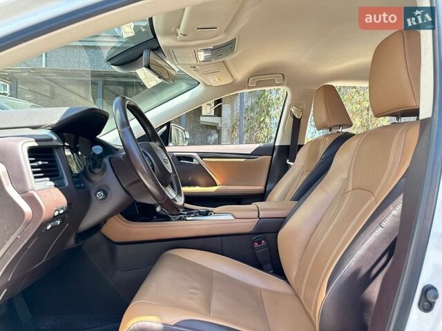 Белый Лексус РХ, объемом двигателя 2 л и пробегом 129 тыс. км за 34500 $, фото 18 на Automoto.ua