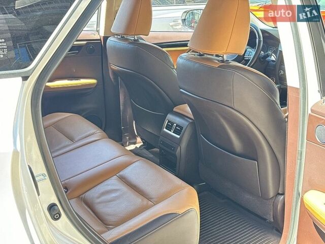 Белый Лексус РХ, объемом двигателя 2 л и пробегом 129 тыс. км за 34500 $, фото 20 на Automoto.ua