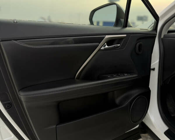 Белый Лексус РХ, объемом двигателя 3.46 л и пробегом 159 тыс. км за 36000 $, фото 12 на Automoto.ua