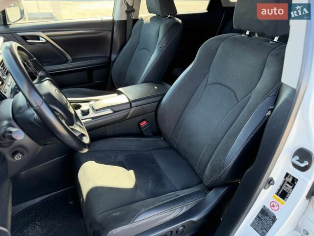 Белый Лексус РХ, объемом двигателя 2 л и пробегом 142 тыс. км за 29900 $, фото 26 на Automoto.ua