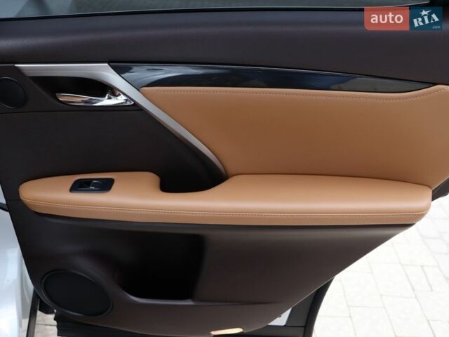 Білий Лексус РХ, об'ємом двигуна 2 л та пробігом 32 тис. км за 39900 $, фото 39 на Automoto.ua