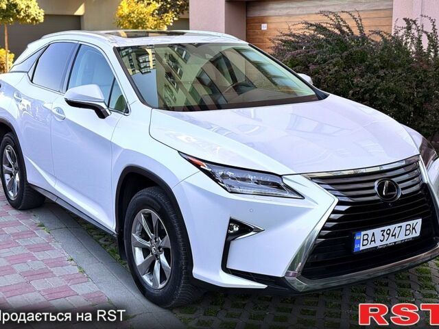 Белый Лексус РХ, объемом двигателя 2 л и пробегом 43 тыс. км за 56000 $, фото 2 на Automoto.ua