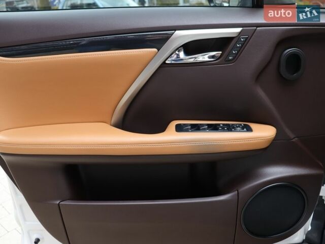 Білий Лексус РХ, об'ємом двигуна 2 л та пробігом 32 тис. км за 39900 $, фото 8 на Automoto.ua