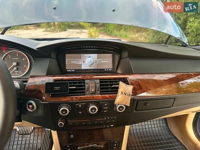Белый Лексус РХ, объемом двигателя 2 л и пробегом 108 тыс. км за 33500 $, фото 15 на Automoto.ua
