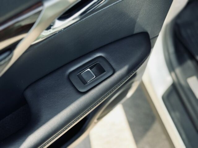 Білий Лексус РХ, об'ємом двигуна 3.5 л та пробігом 125 тис. км за 33999 $, фото 12 на Automoto.ua