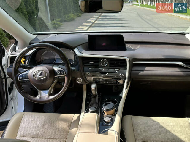 Белый Лексус РХ, объемом двигателя 2 л и пробегом 150 тыс. км за 33200 $, фото 10 на Automoto.ua
